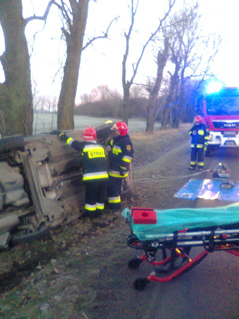 WYPADEK SAMOCHODOWY PRZED ŻÓRAWINĄ !