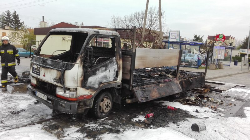 POŻAR SAMOCHODU W DOMASŁAWIU !