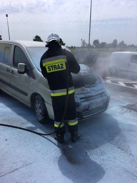 POŻAR KOMORY SILNIKA W CITROENIE !