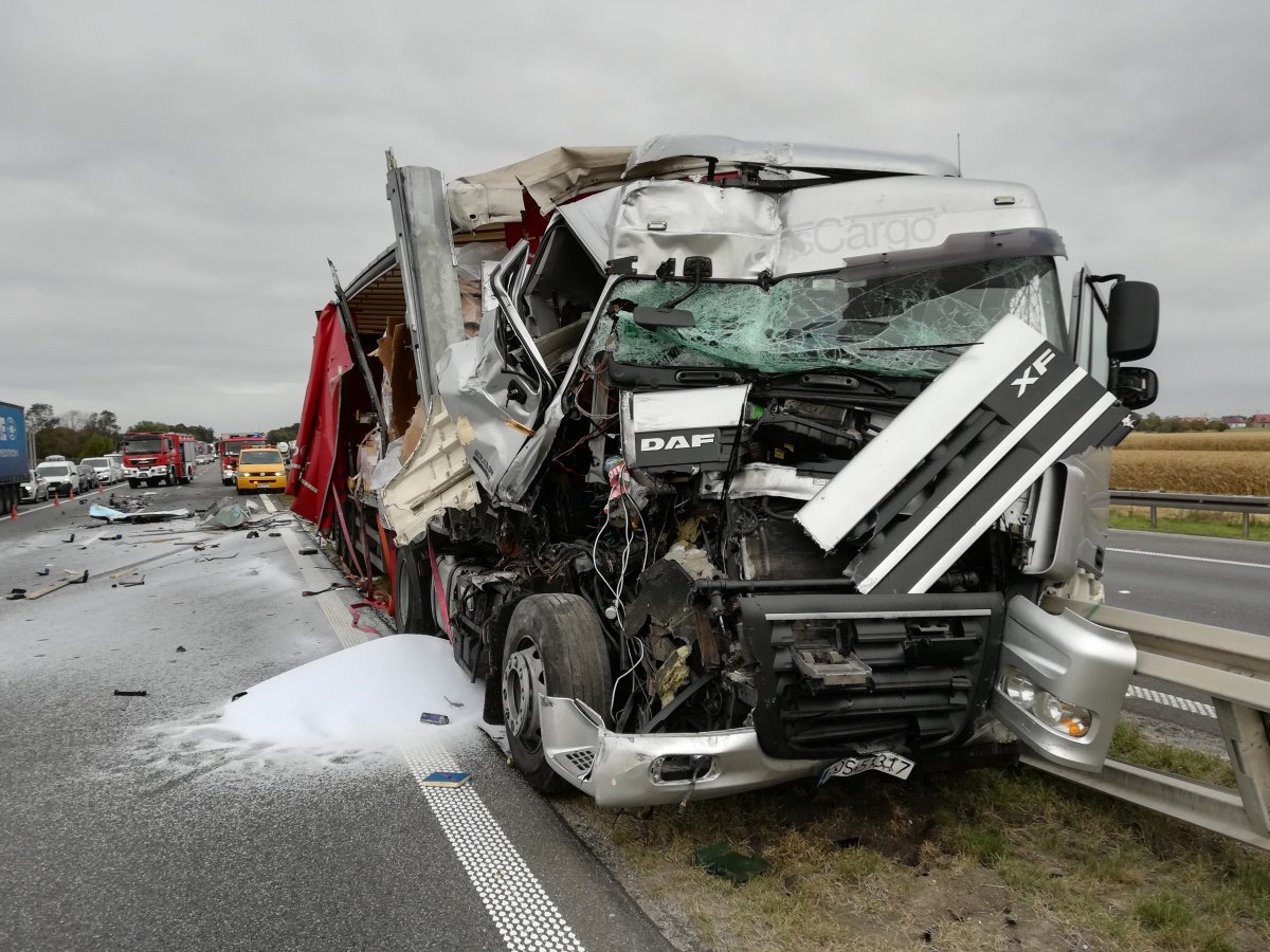 Kolizja pojazdów ciężarowych na 161 km autostrady A-4