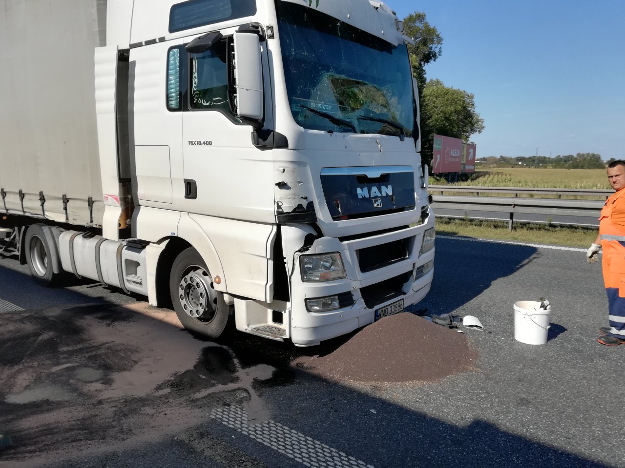 Kolizja samochodów ciężarowych na 155 km autostrady A-4